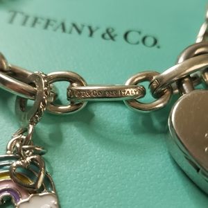 Tiffany & Co. Jewelry - Tiffany & Co oval clasping link bracelet ONLY Tiffany & Co. Jewelry - Tiffany & Co oval clasping link bracelet ONLY